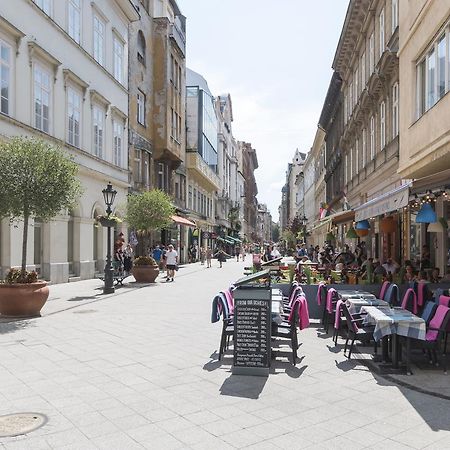 Апартаменти D.Five Harmony Studio At Vaci Street Будапешт Екстер'єр фото